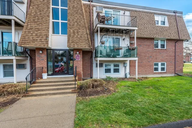 $289,900 | 80 Damon Road, Unit 5104, Northampton, MA 01060