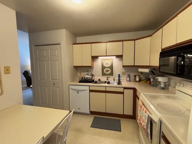 778 Hillside Terrace, Unit K Ripon, WI 54971 - Photo 18 of 48