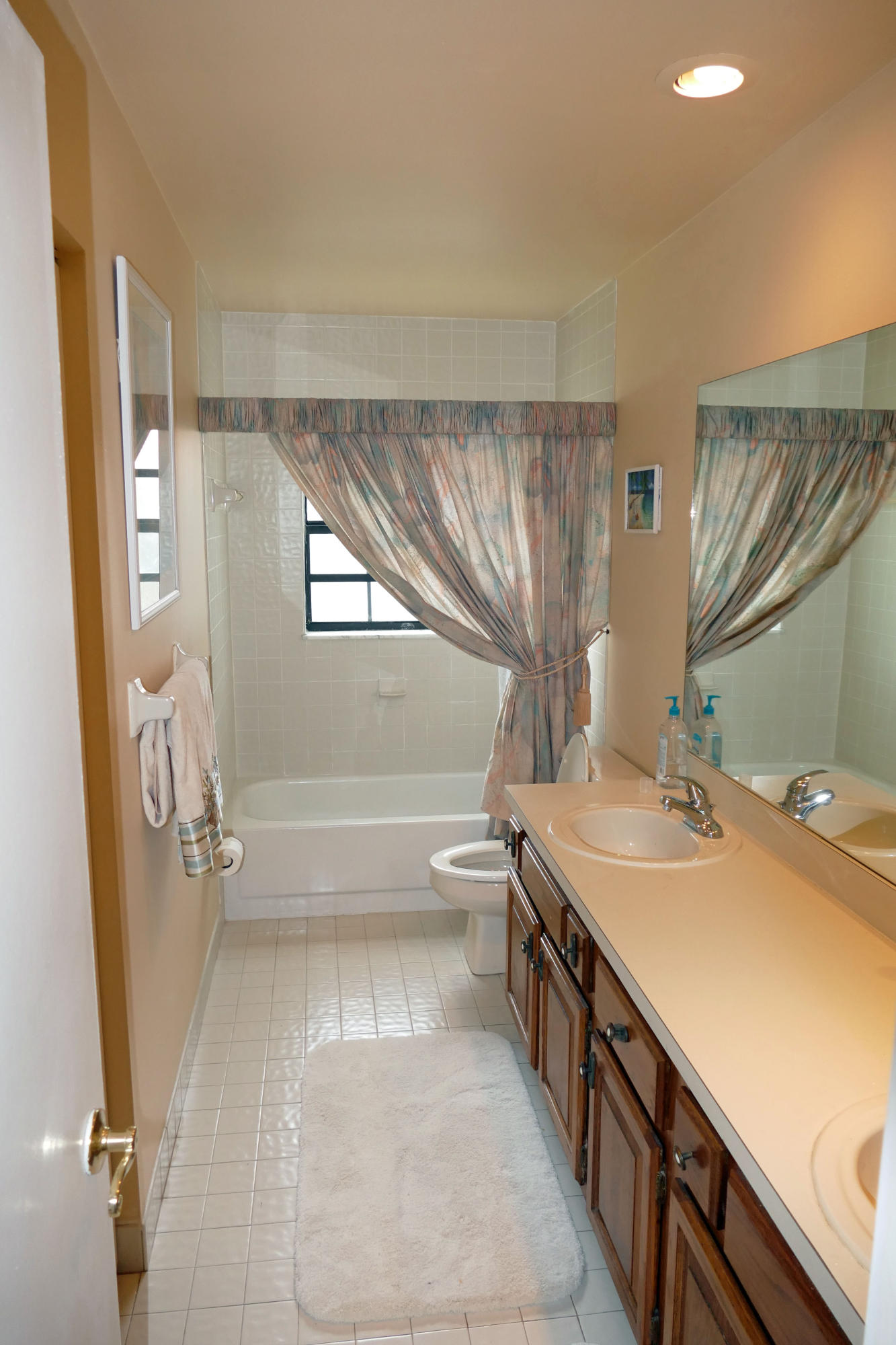 17391 Springtree Lane Boca Raton, FL 33487 - Photo 25 of 39 Bathroom 2