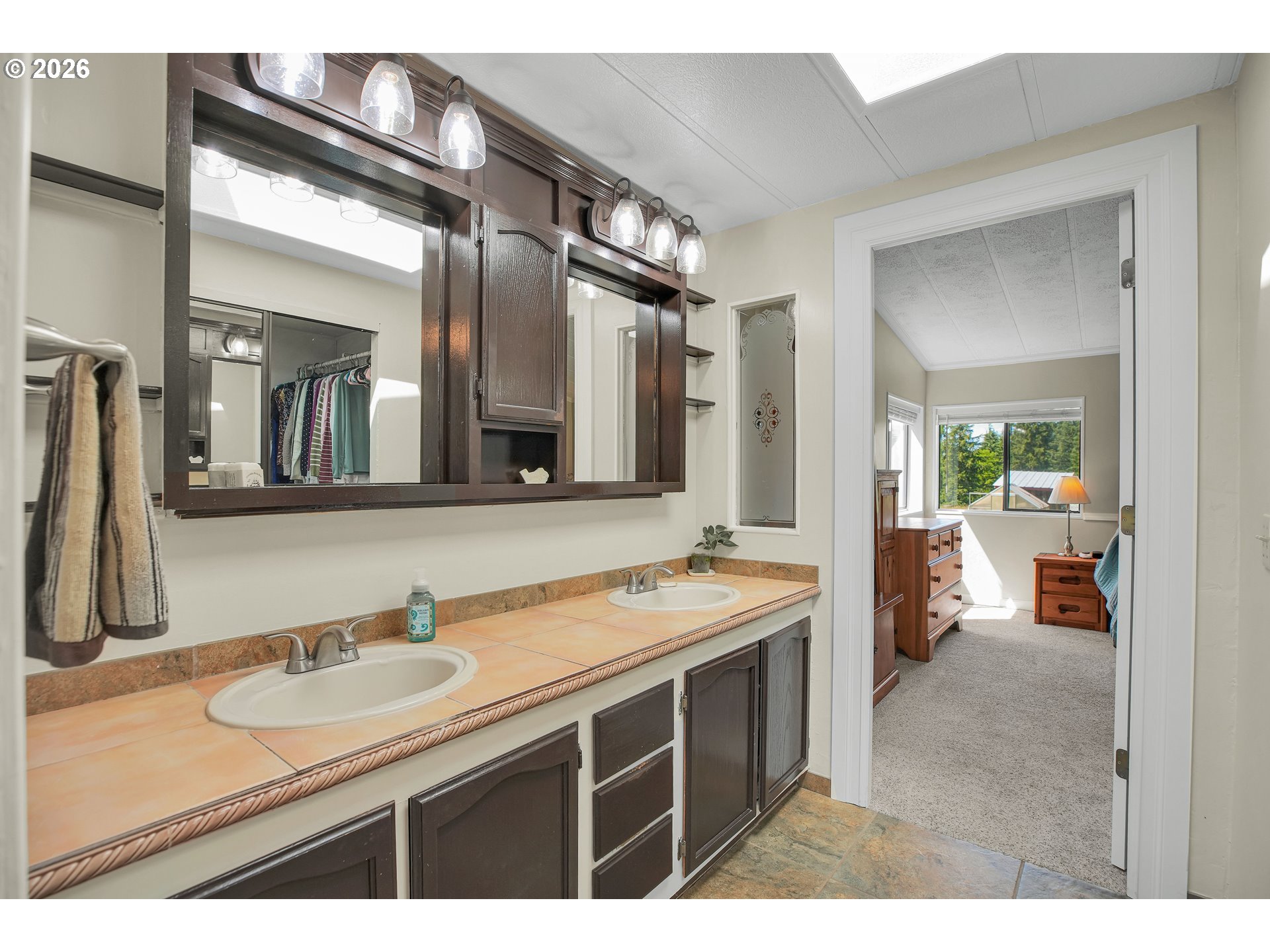 64951 Olson Road Deer Island, OR 97054 - Photo 24 of 46 Owner's Suite Bathroom