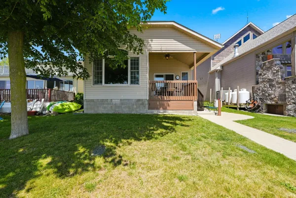 $749,000 | 595 Ln 101 Hamilton Lake, Hamilton, IN 46742