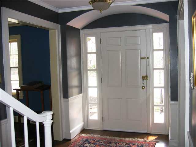 2366 Bexley Park Road Bexley, OH 43209 - Photo 2 of 25