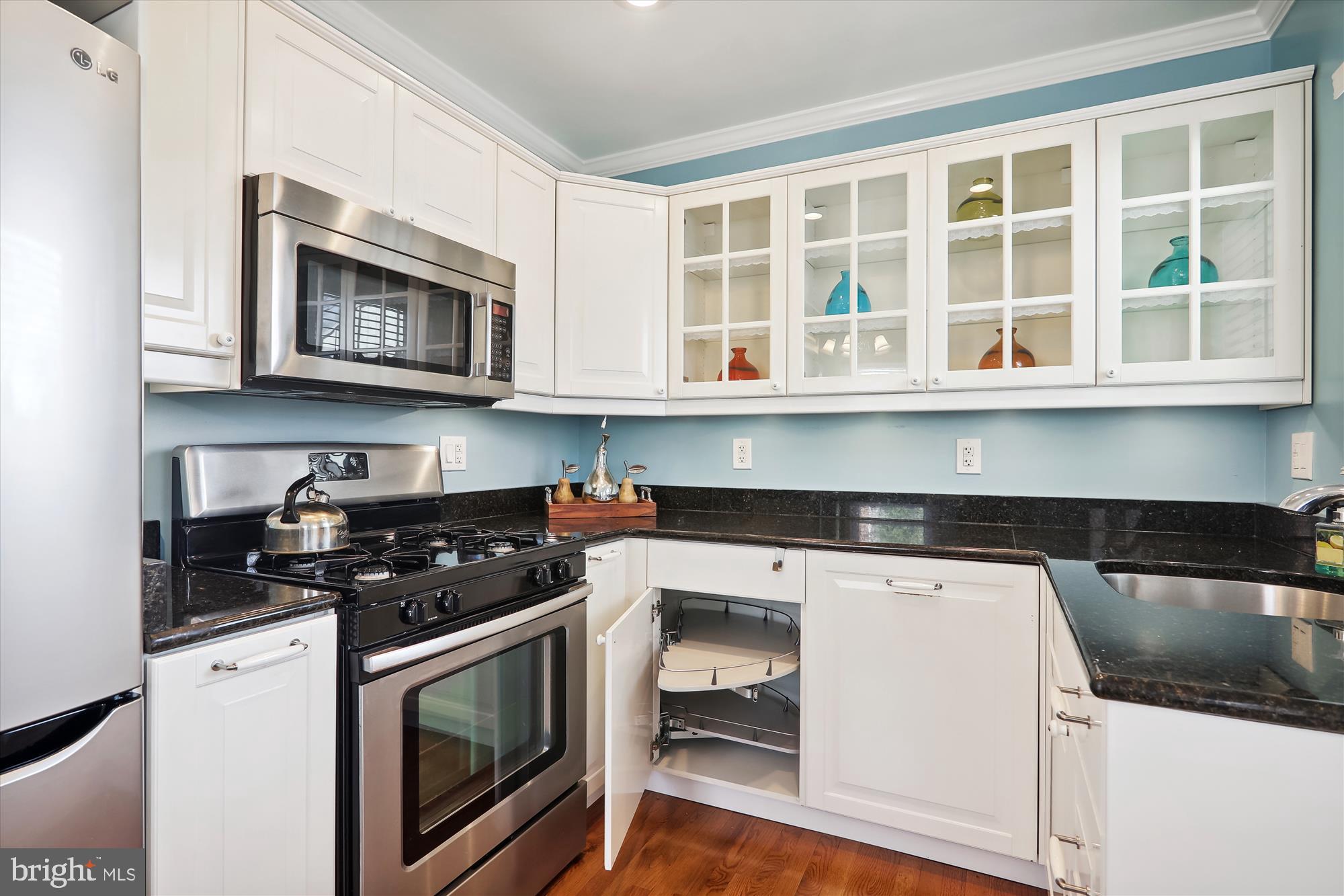 10810 Keller Street Silver Spring, MD 20902 - Photo 10 of 46 Beautifully Remodeled Kitchen