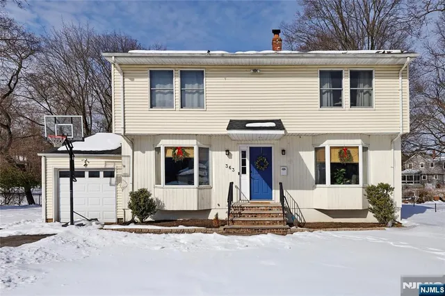 $799,900 | 363 Vesta Court, Ridgewood, NJ 07450