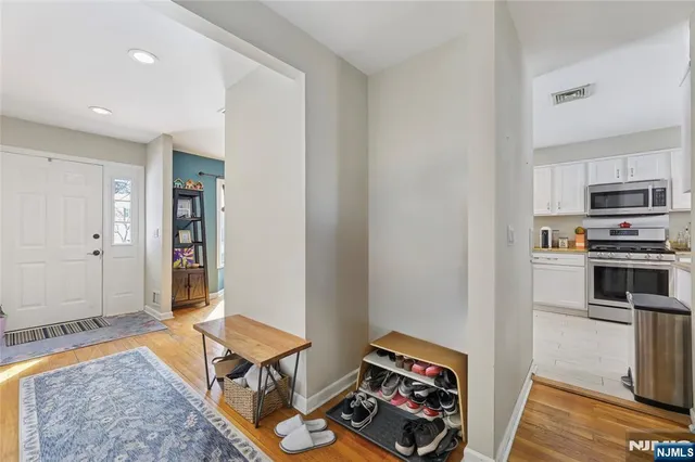 $799,900 | 363 Vesta Court, Ridgewood, NJ 07450