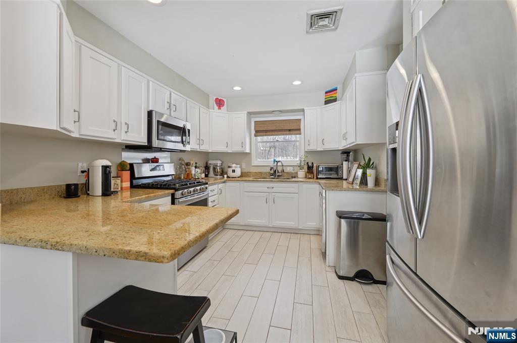 363 Vesta Court Ridgewood, NJ 07450 - Photo 14 of 29