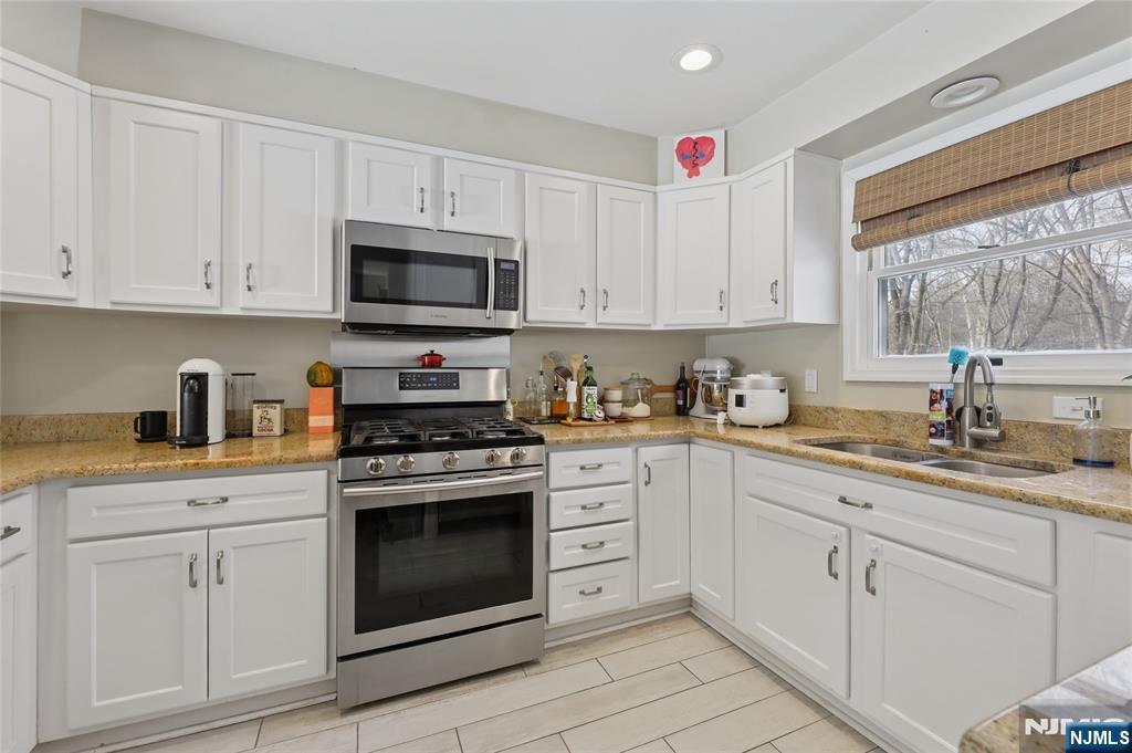 363 Vesta Court Ridgewood, NJ 07450 - Photo 15 of 29