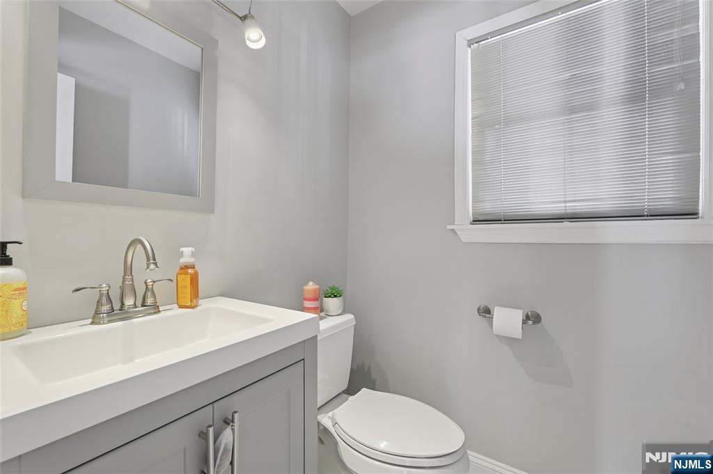 363 Vesta Court Ridgewood, NJ 07450 - Photo 10 of 29