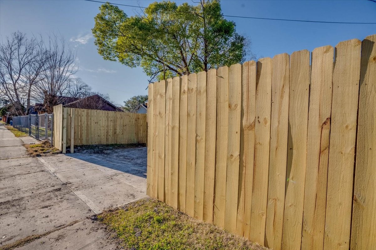 1118 Elliston Street Houston, TX 77023 - Photo 33 of 34