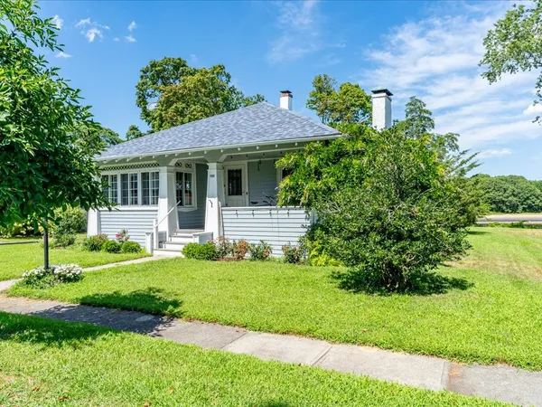 $4,700 | 1102 Buttonwoods Avenue, Warwick, RI 02886