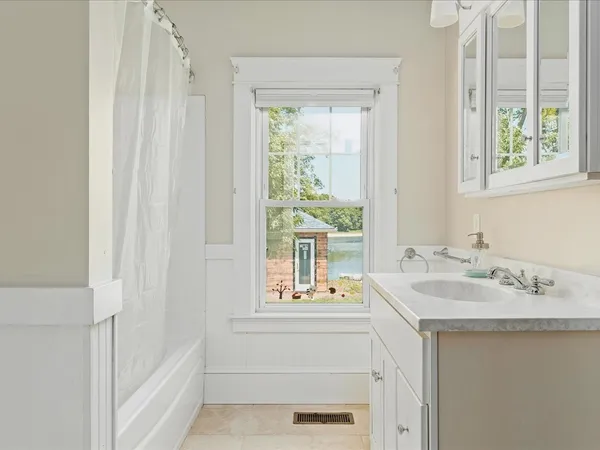 $4,700 | 1102 Buttonwoods Avenue, Warwick, RI 02886