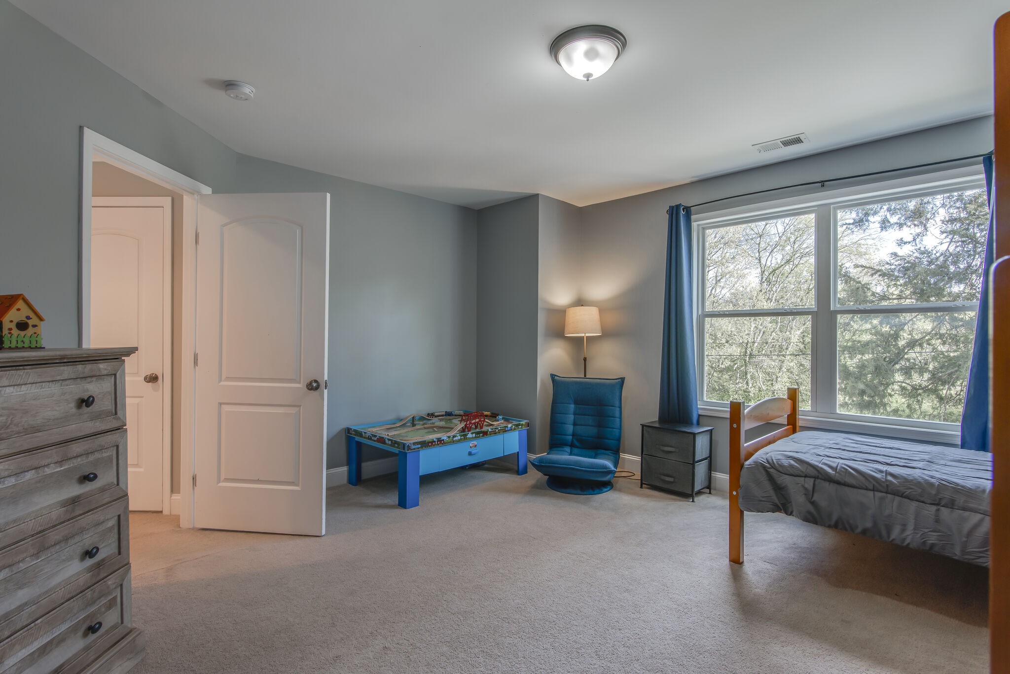 357 Flora Maxwell Road Nashville, TN 37211 - Photo 19 of 31 a living room with furniture and a large window