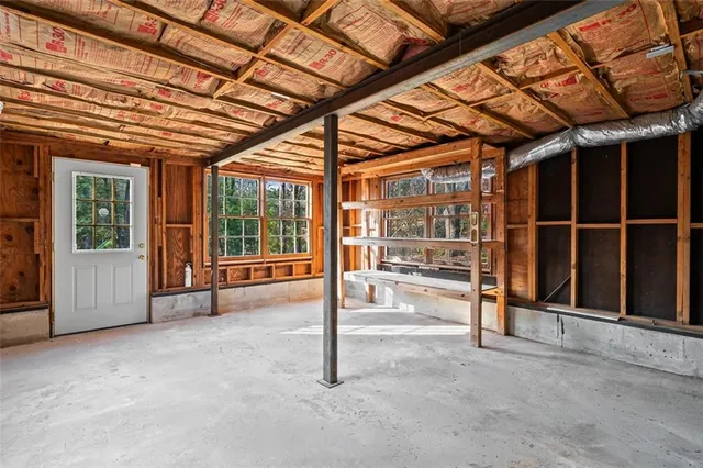 a house view with a outdoor space