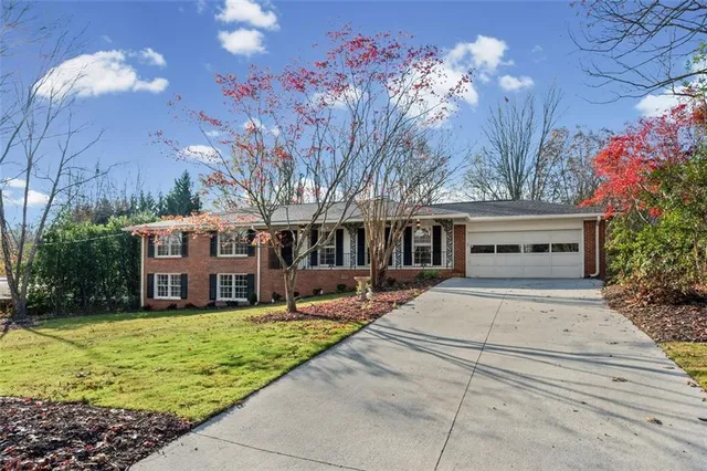 a front view of house with yard