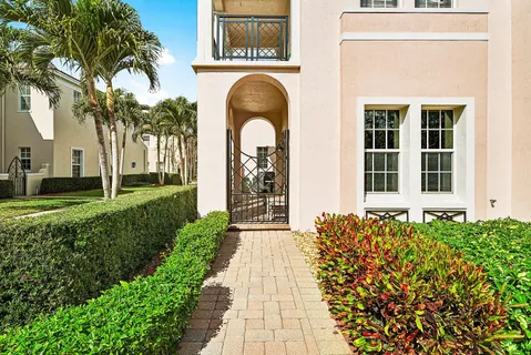 $675,000 | 834 Northwest 83rd Lane, Boca Raton, FL 33487