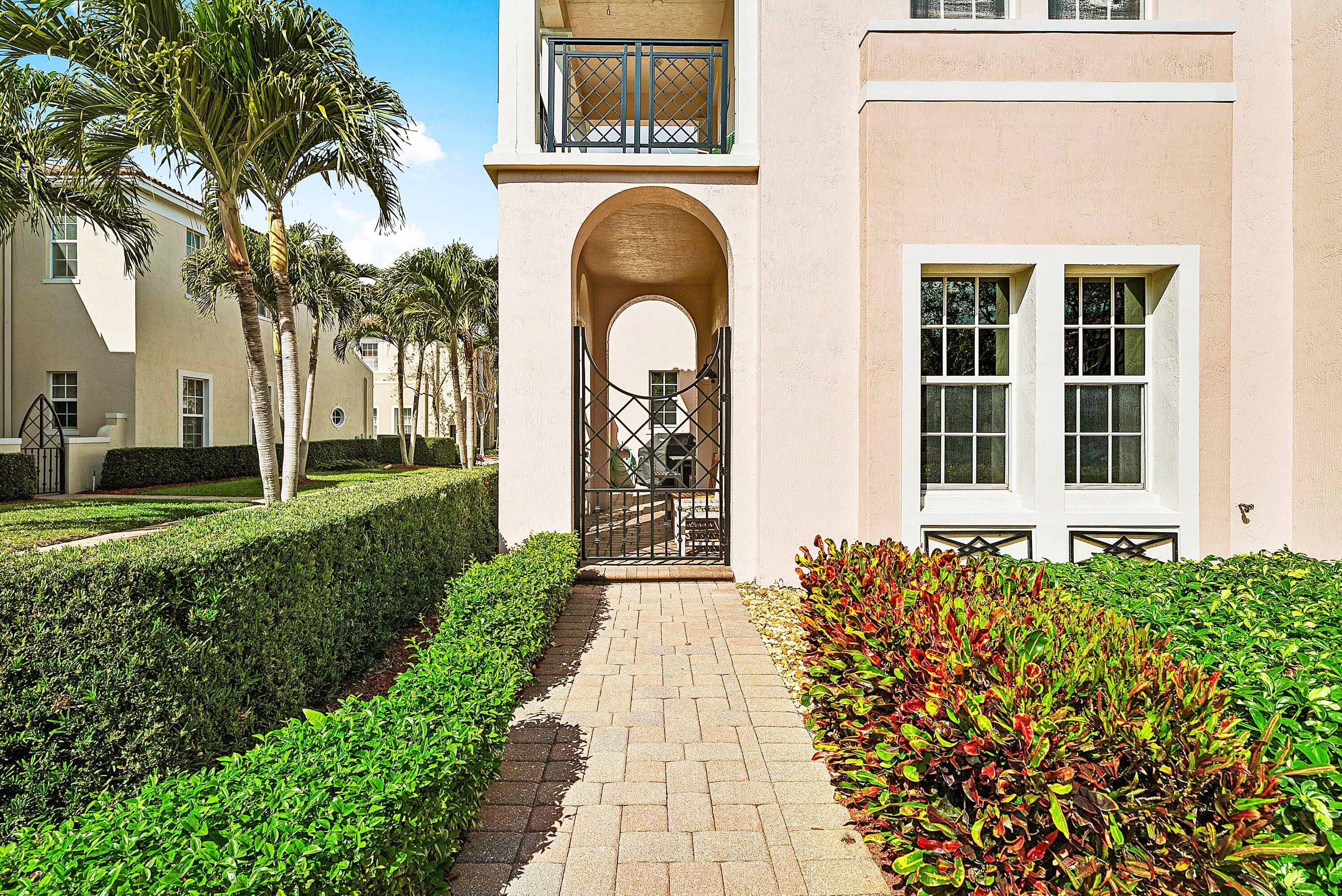 834 Northwest 83rd Lane Boca Raton, FL 33487 - Photo 4 of 58 004-834Northwest83rdLane-BocaRaton-FL-33
