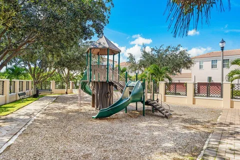 $675,000 | 834 Northwest 83rd Lane, Boca Raton, FL 33487