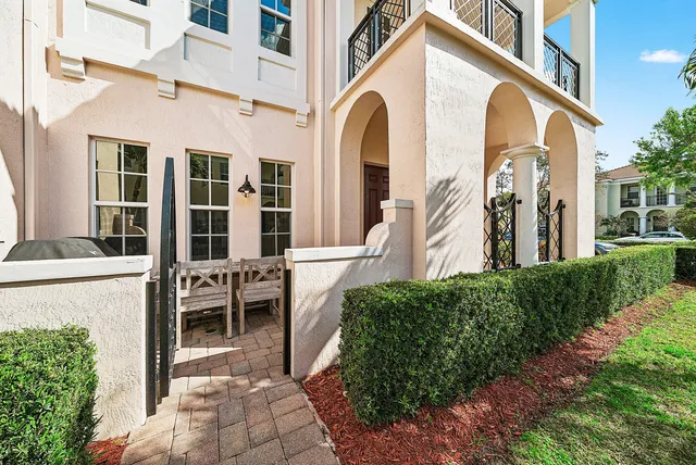 $675,000 | 834 Northwest 83rd Lane, Boca Raton, FL 33487