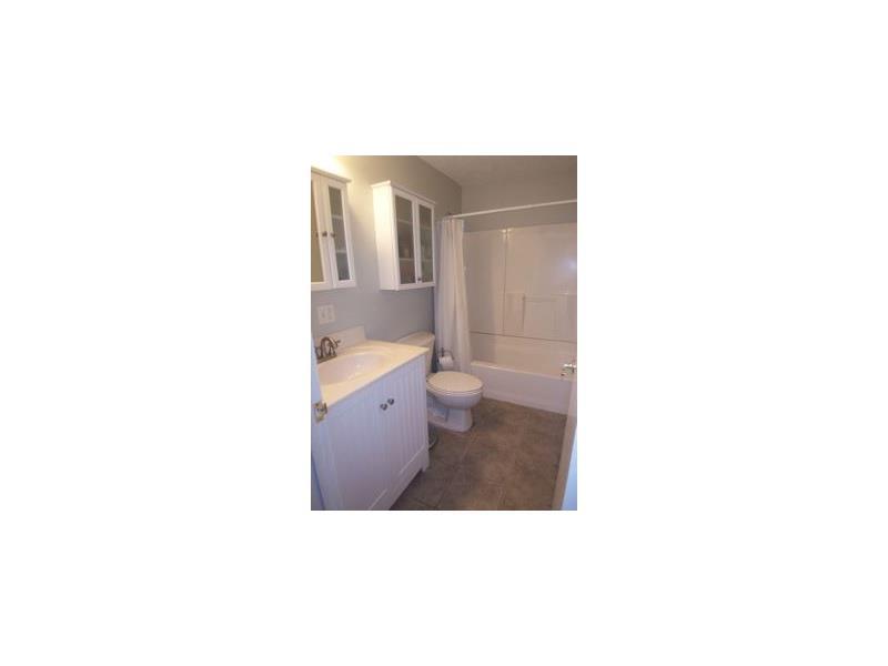 9 Hubbard Farms Road, Unit 17 Orono, ME 04473 - Photo 13 of 17 Bathroom.
