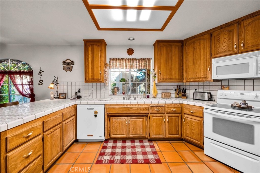 10341 Pinon Avenue Morongo Valley, CA 92256 - Photo 12 of 68