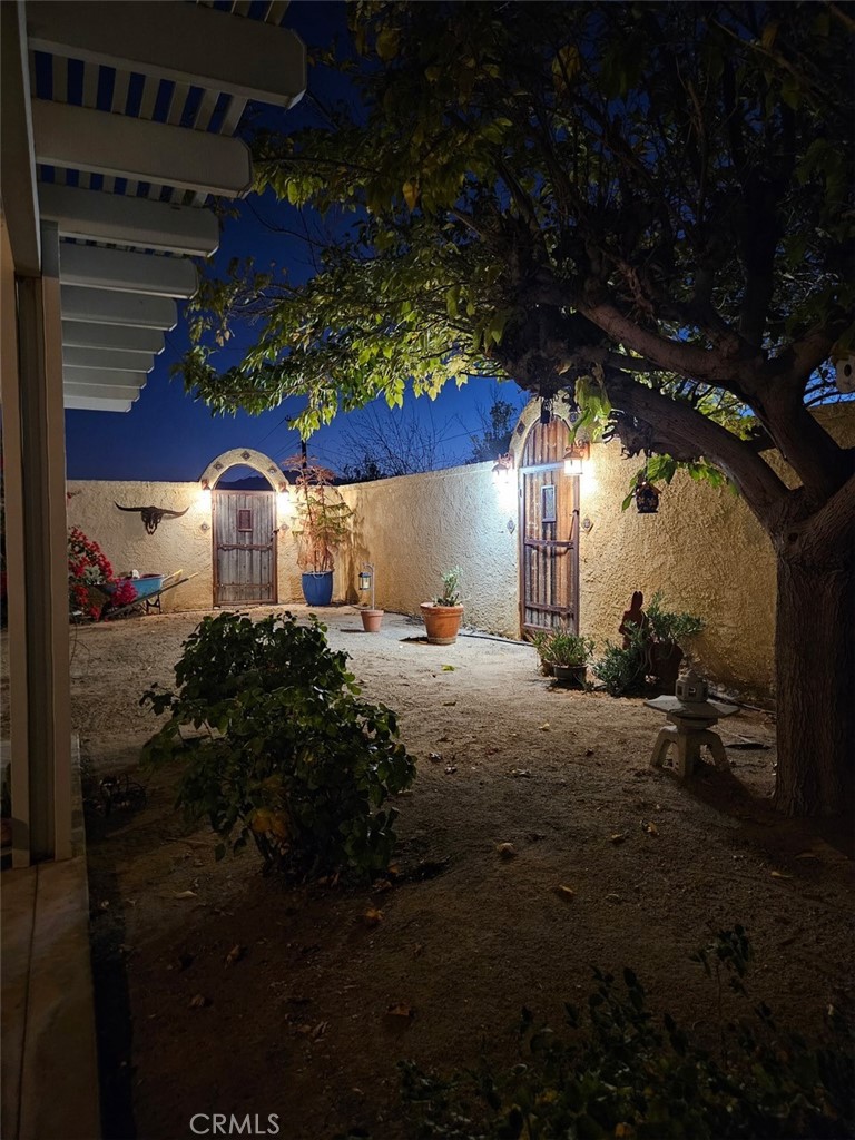 10341 Pinon Avenue Morongo Valley, CA 92256 - Photo 4 of 68