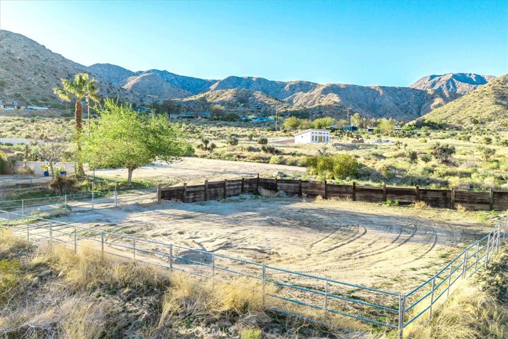 10341 Pinon Avenue Morongo Valley, CA 92256 - Photo 46 of 68