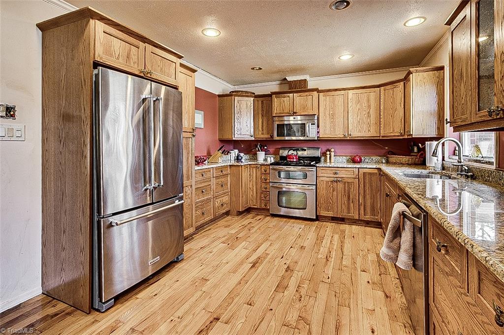 3321 Dillon Road Jamestown, NC 27282 - Photo 12 of 36 Gallery Image 12