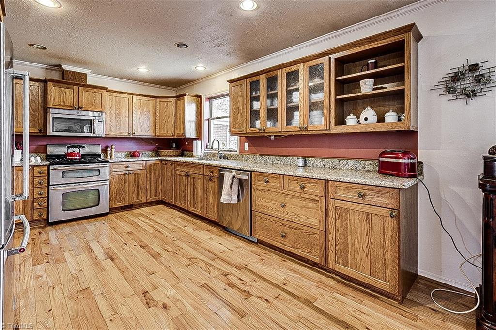 3321 Dillon Road Jamestown, NC 27282 - Photo 13 of 36 Gallery Image 13