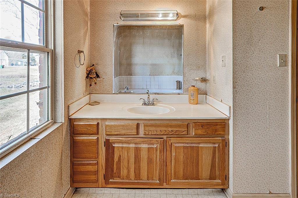 3321 Dillon Road Jamestown, NC 27282 - Photo 32 of 36 Gallery Image 32