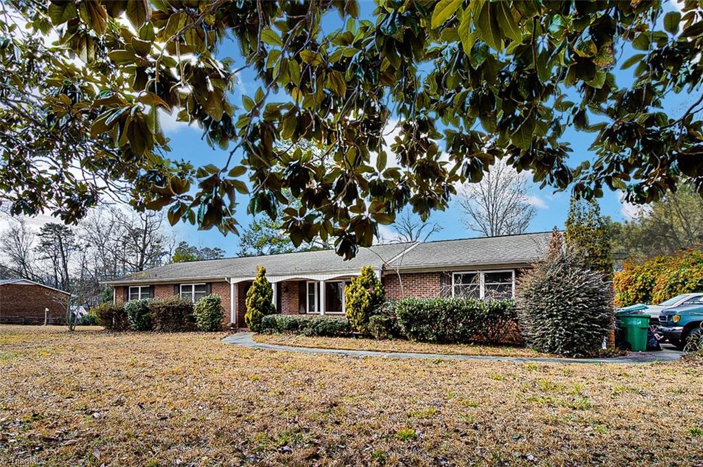 3321 Dillon Road Jamestown, NC 27282 - Photo 4 of 36 Gallery Image 4