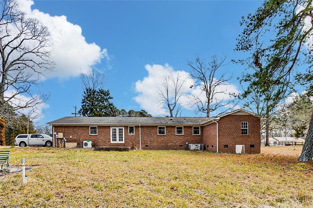 3321 Dillon Road Jamestown, NC 27282 - Photo 5 of 36 Gallery Image 5