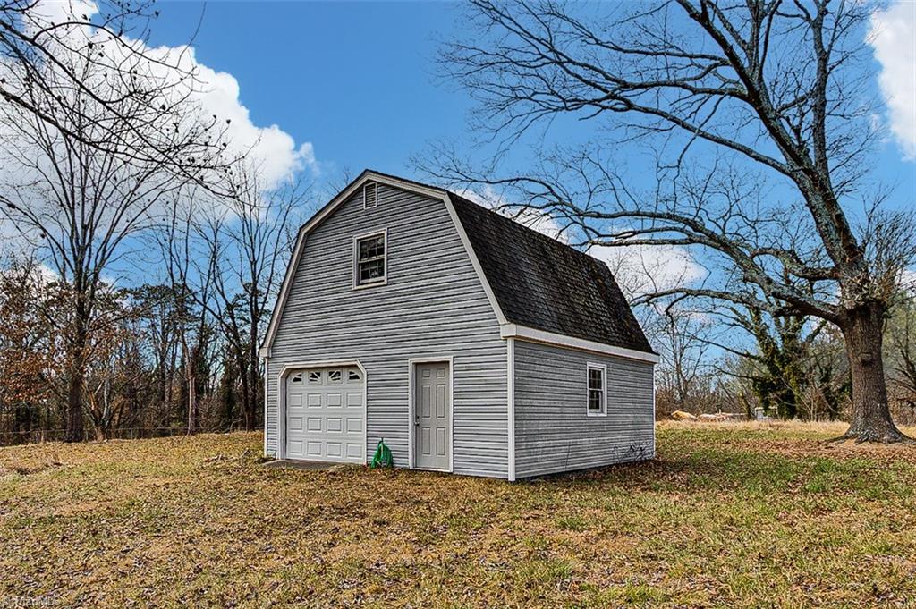 3321 Dillon Road Jamestown, NC 27282 - Photo 7 of 36 Gallery Image 7