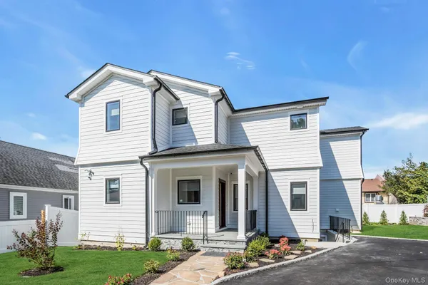 $6,800 | 7 Bud Court, Bayville, NY 11709