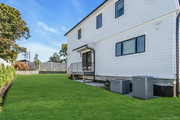 $6,800 | 7 Bud Court, Bayville, NY 11709
