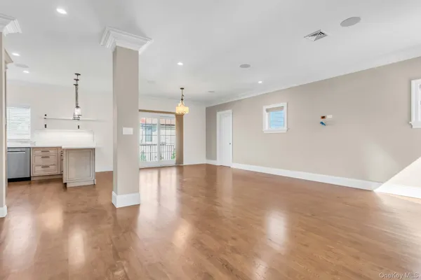 $6,800 | 7 Bud Court, Bayville, NY 11709