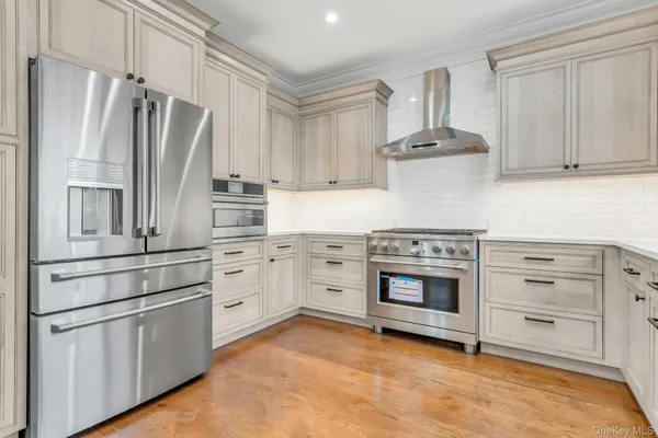 $6,800 | 7 Bud Court, Bayville, NY 11709