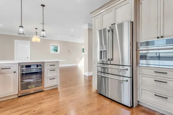 $6,800 | 7 Bud Court, Bayville, NY 11709