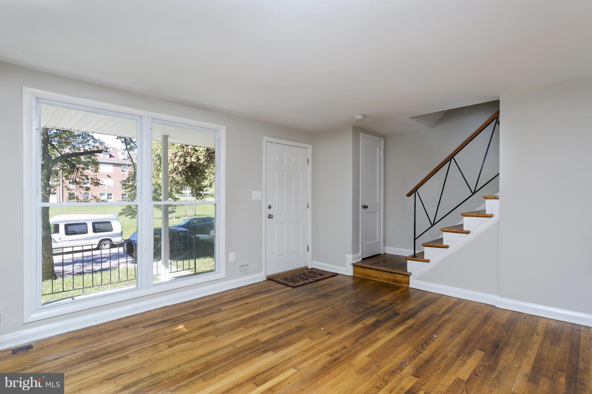 5319 Lothian Road Baltimore, MD 21212 - Photo 7 of 21 Living Room