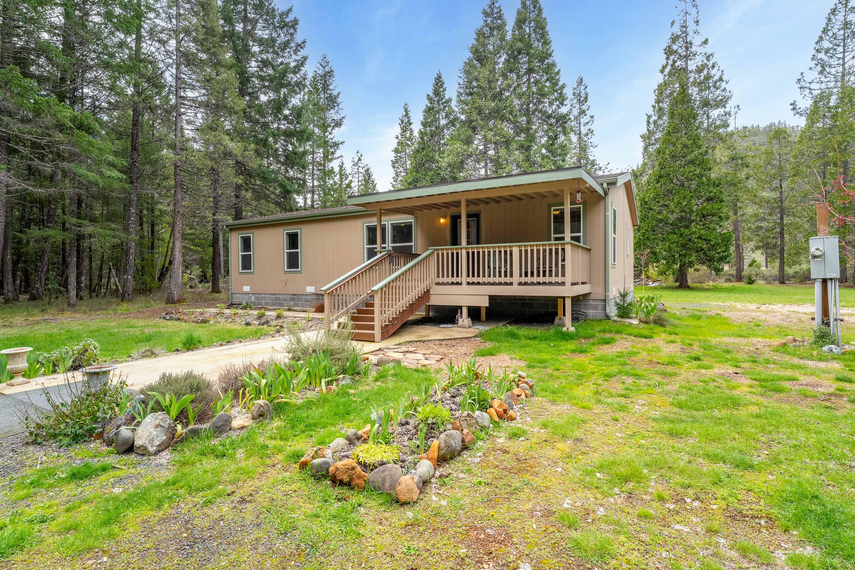 1716 Lone Mountain Road O'Brien, OR 97534 - Photo 2 of 44 EXT (1 of 19)