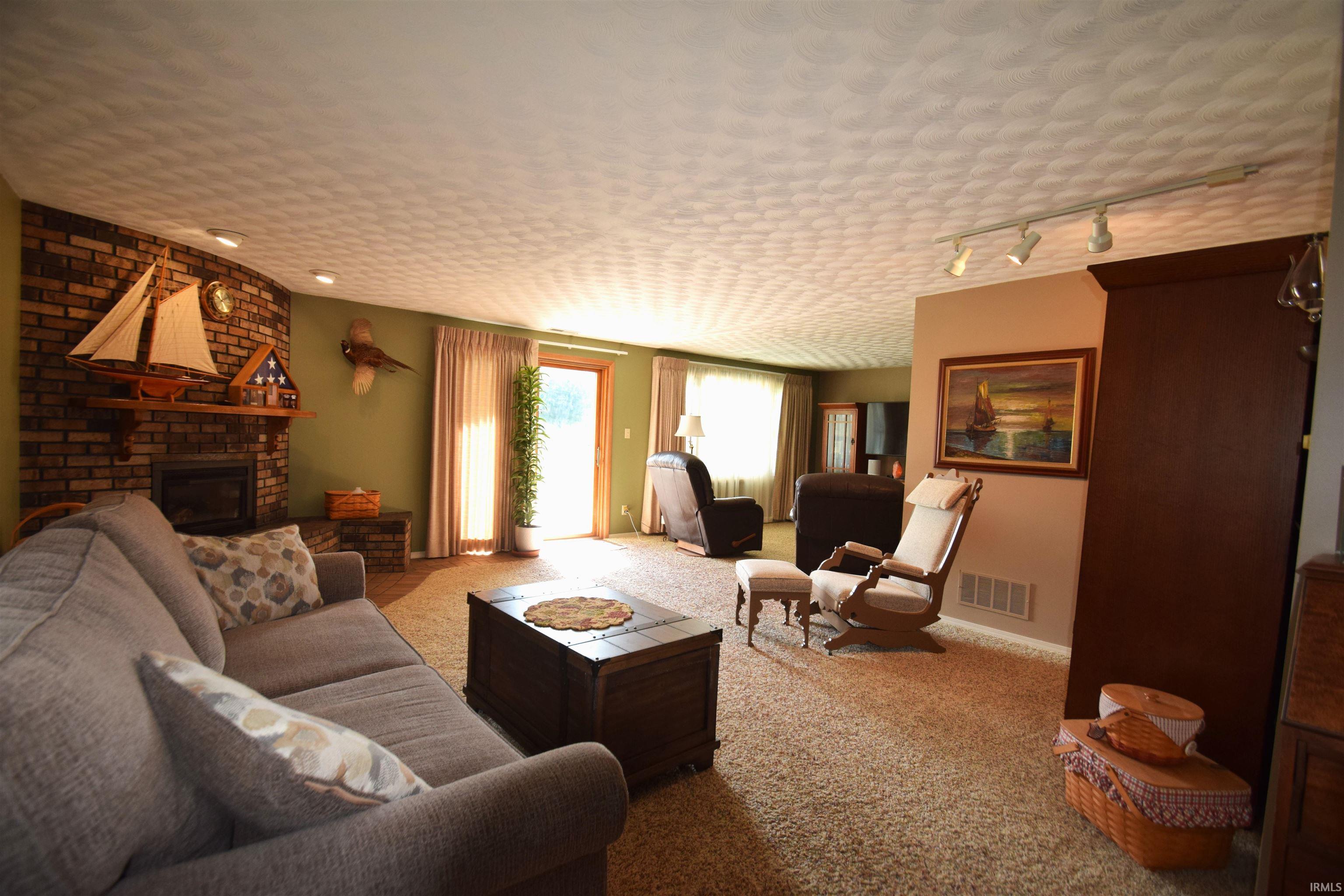 9942 Lincoln Road Syracuse, IN 46567 - Photo 17 of 36 Gallery Image 17