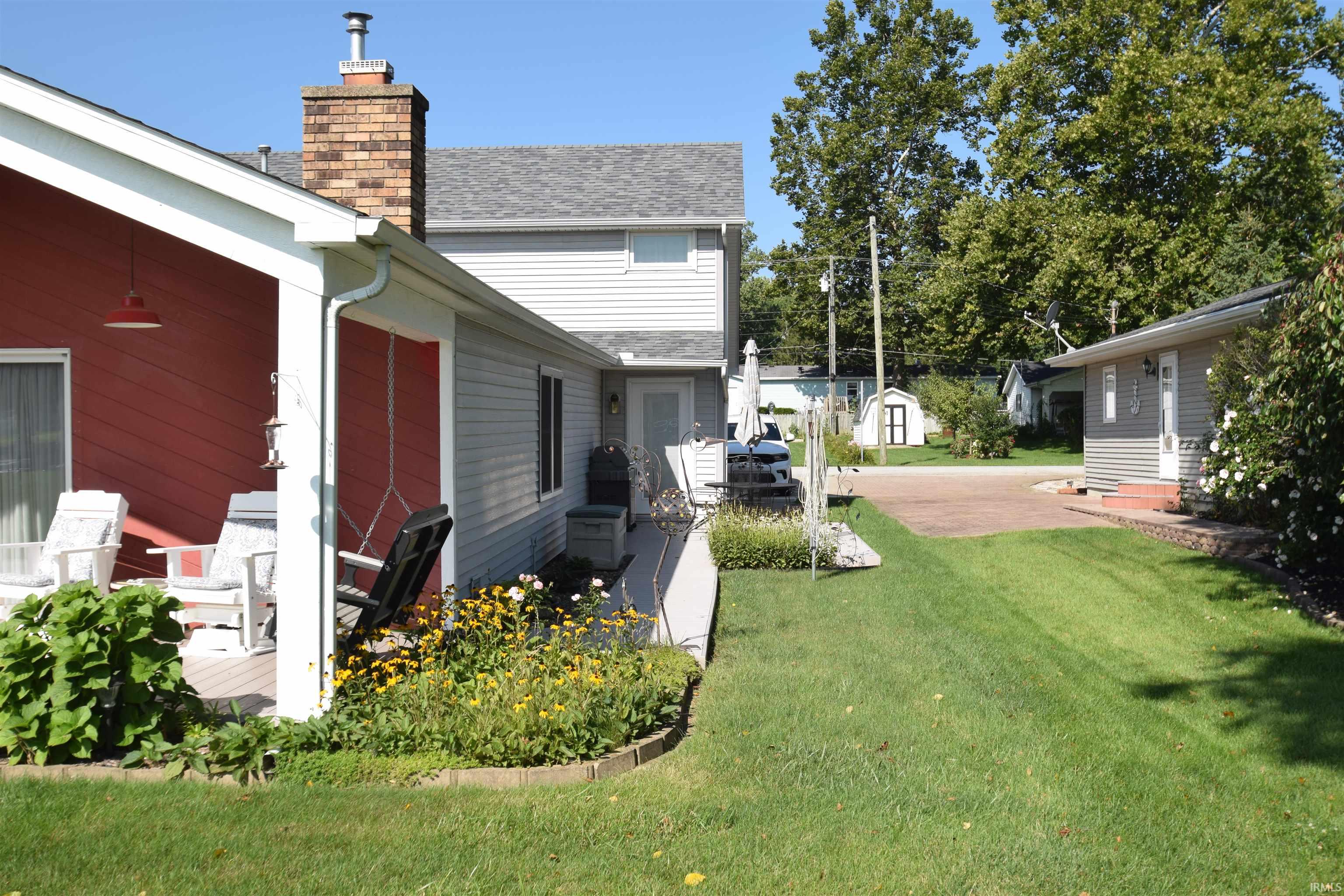9942 Lincoln Road Syracuse, IN 46567 - Photo 3 of 36 Gallery Image 3