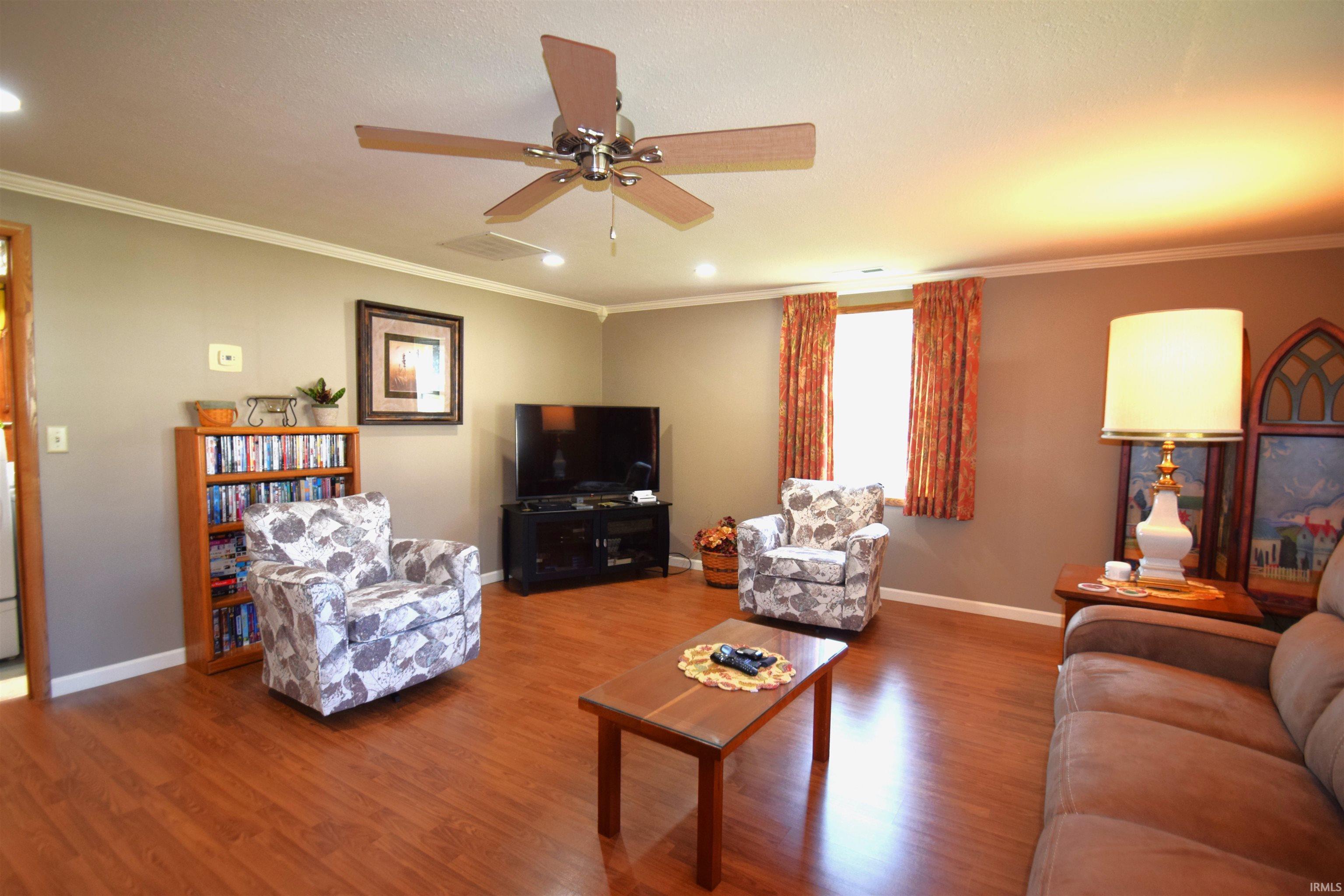 9942 Lincoln Road Syracuse, IN 46567 - Photo 8 of 36 Gallery Image 8