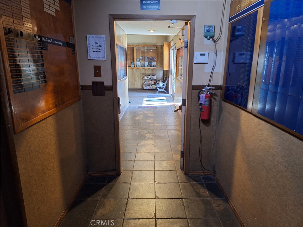 10303 Arlington Avenue Riverside, CA 92505 - Photo 17 of 29 Hall Way Enterance