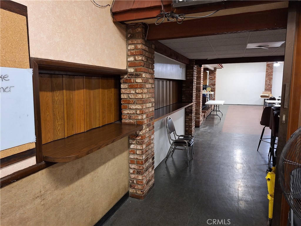 10303 Arlington Avenue Riverside, CA 92505 - Photo 21 of 29 The entry for both Halls is through a common hallway.