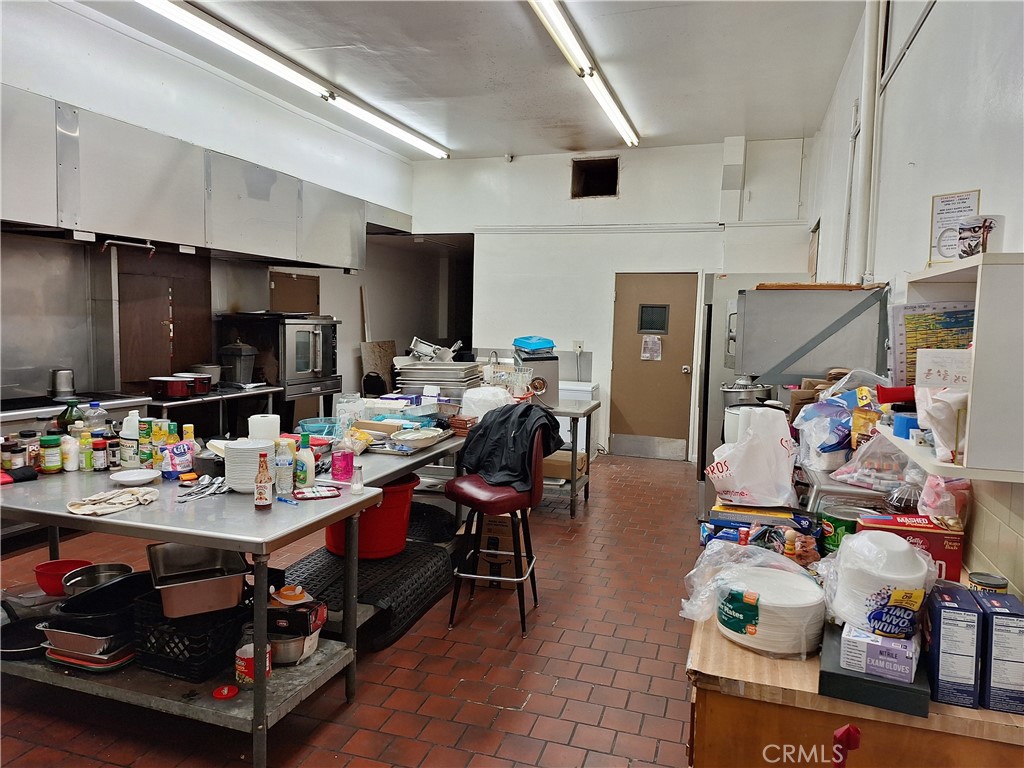 10303 Arlington Avenue Riverside, CA 92505 - Photo 25 of 29 Kitchen and Prep Area