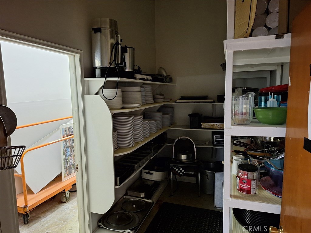 10303 Arlington Avenue Riverside, CA 92505 - Photo 27 of 29 Pantry