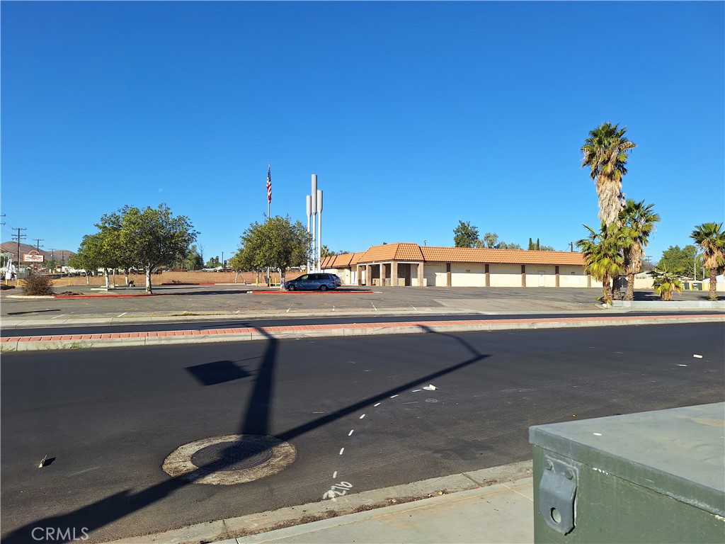 10303 Arlington Avenue Riverside, CA 92505 - Photo 4 of 29 Side view from Tyler Street