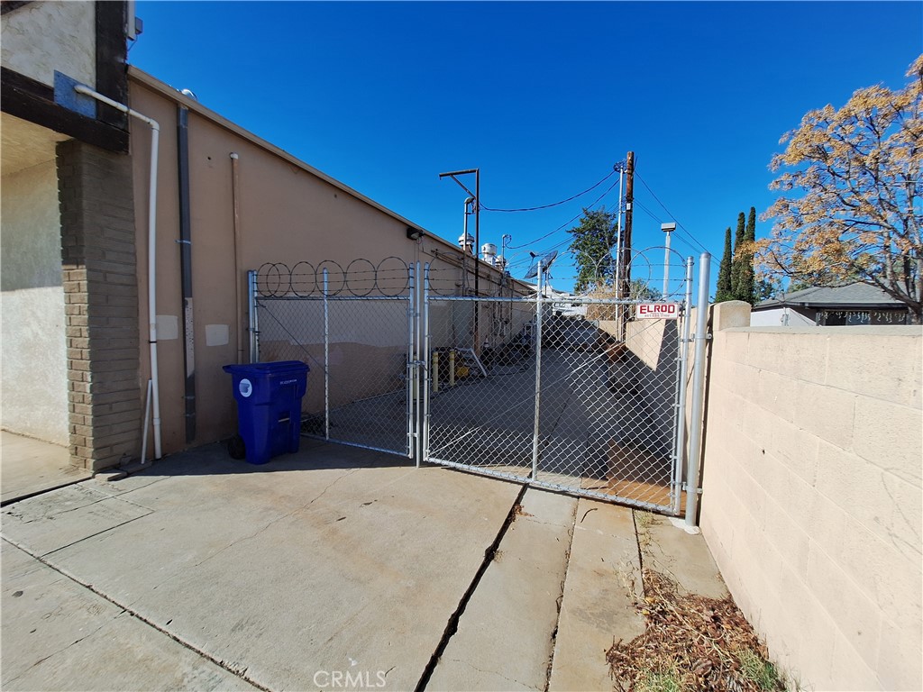 10303 Arlington Avenue Riverside, CA 92505 - Photo 5 of 29 Gated area back of the building