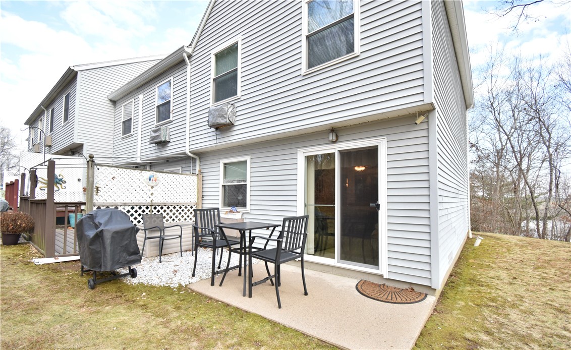 12 Apache Drive, Unit A Westerly, RI 02891 - Photo 2 of 24