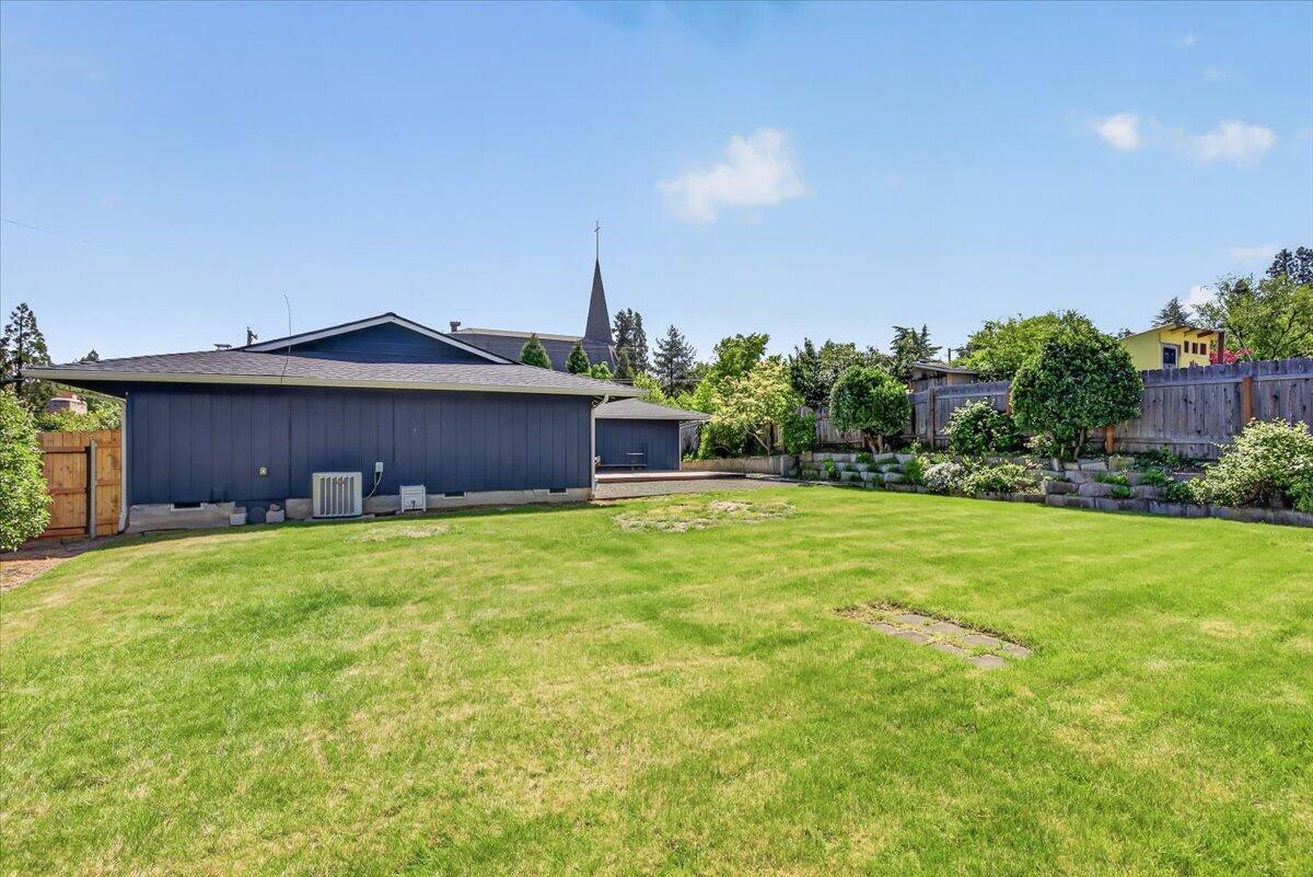 309 North Berkeley Way Medford, OR 97504 - Photo 31 of 32 29-28